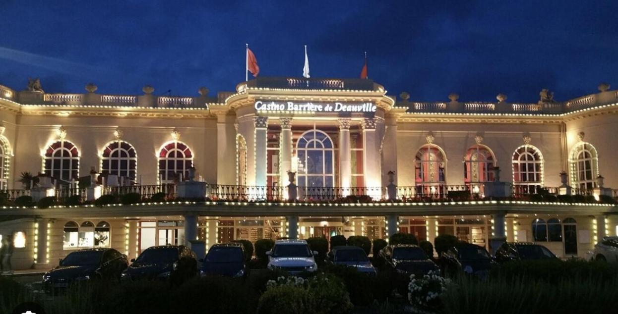Grand Studio Hyper Centre Avec Balcon Tout Refait Mars 2025 دوفييل المظهر الخارجي الصورة